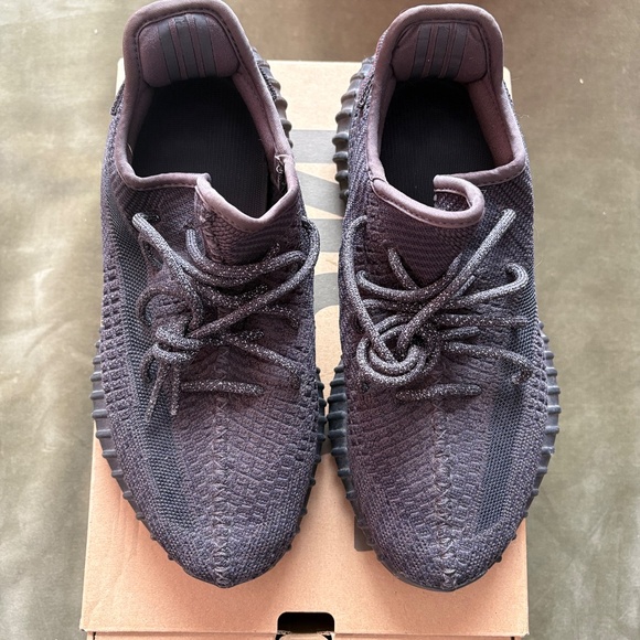 Yeezy Boost 350 V2 - Picture 5 of 12